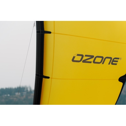 Ozone Enduro V4 Kitesurfing Kite