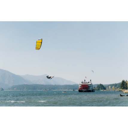 Ozone Enduro V4 Kitesurfing Kite