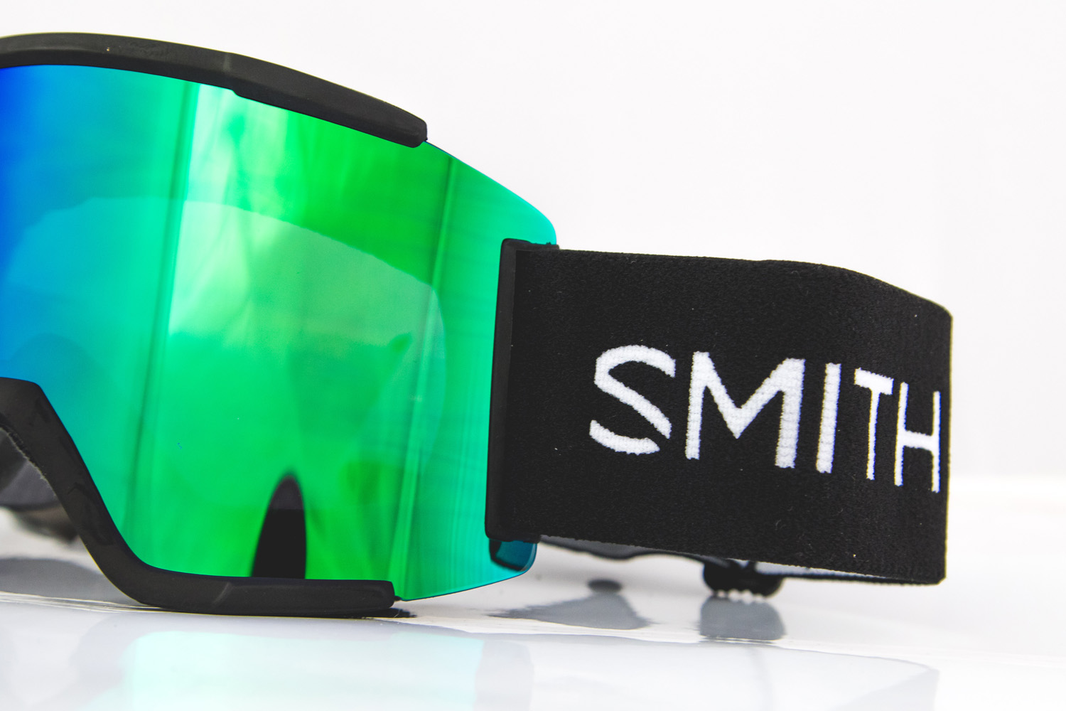 smith squad xl snowboard goggle blackout chromapop sun