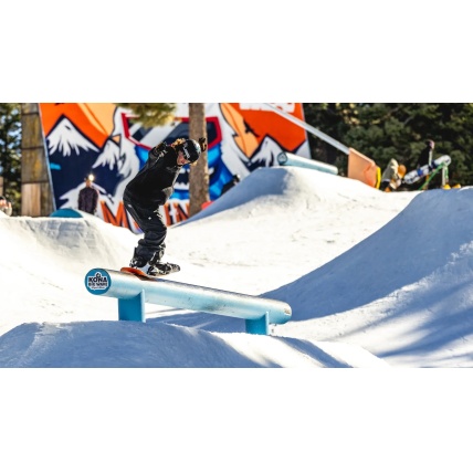 Never Summer Easy Rider Mens 2025 Triple Camber Snowboard Photo